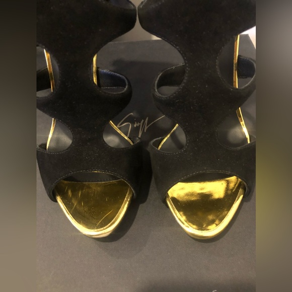 Giuseppe Zanotti Renee Suede Gold Trim Gladiator Sandal (36.5) - Picture 5 of 6